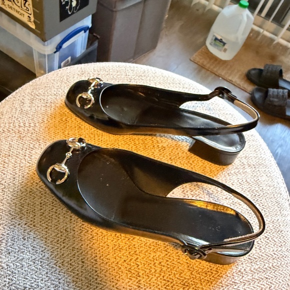Gucci Black Patent Leather Slingback Heels - Picture 4 of 7